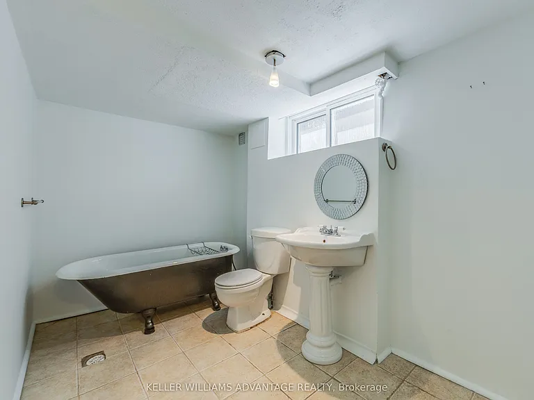 57 Red Deer Ave — Photo 11