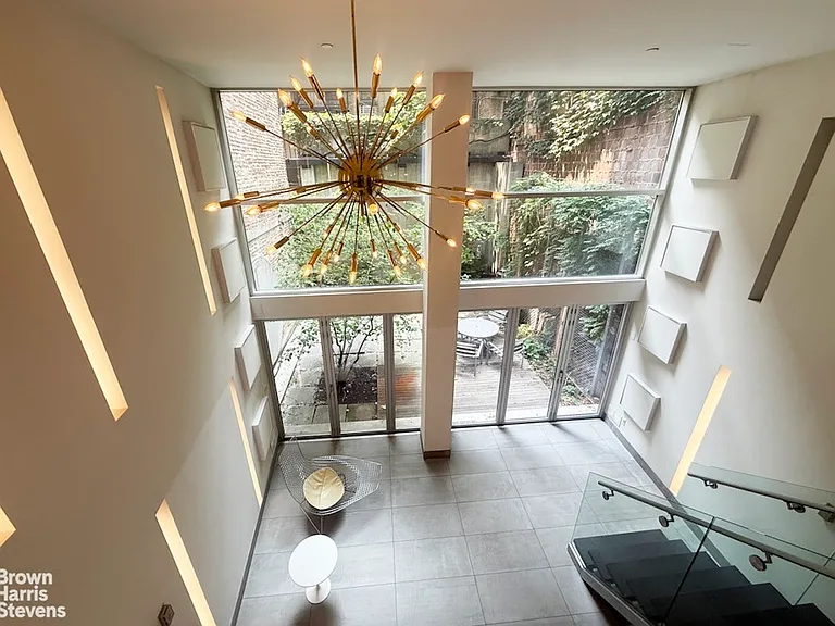 420 W 25th St #2D — Photo 15
