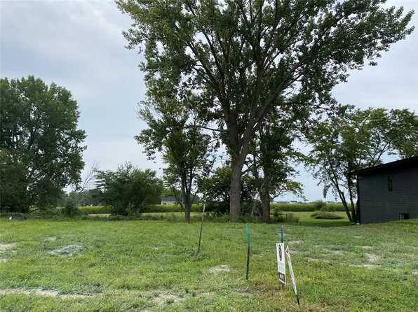 60 NW Wilder Ct, Waukee, IA 50263