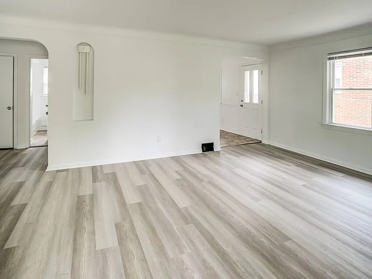 1343 Victory Dr — Photo 6