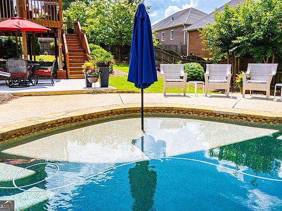 5th image of 106 Emily Ct