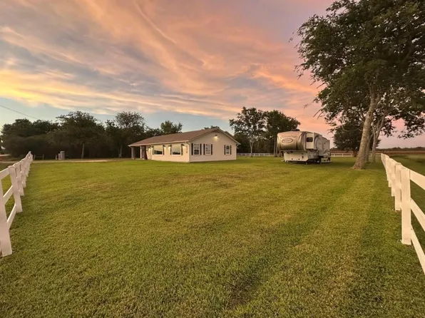 518 Anton Stade Rd #B, Rosenberg, TX 77471