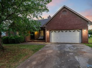 114 Hedge Ln, Huntsville, AL 35811
