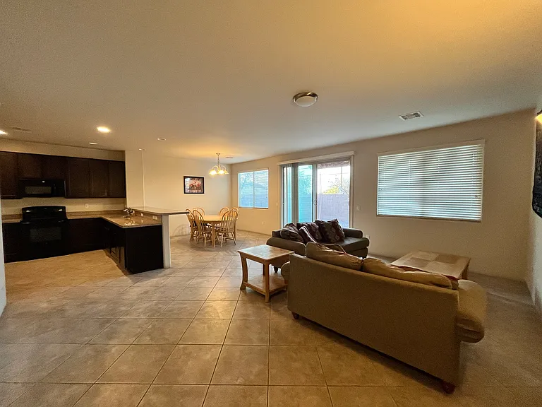 2862 N Silkie Pl — Photo 2