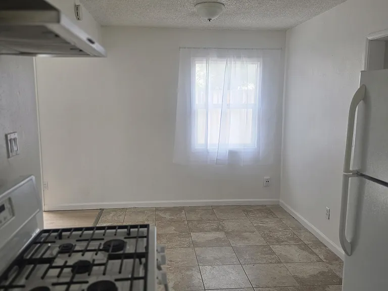 144 E Avenue Q — Photo 15