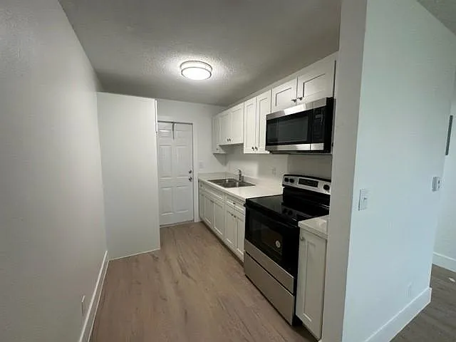 2 bed, 850 sqft, $1,795 — Photo 3
