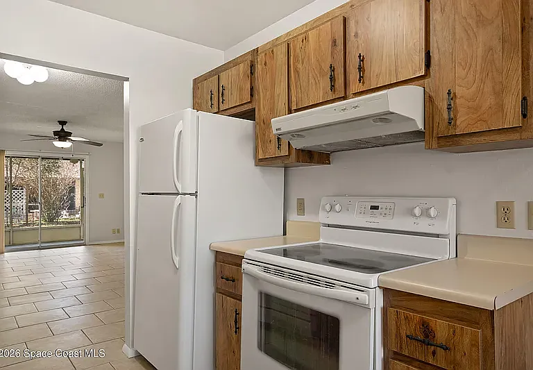 1293 Cheney Hwy #G — Photo 9