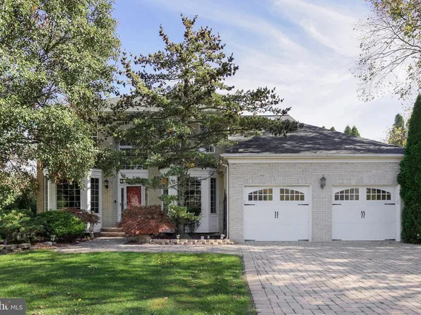 51 Stonehedge Dr, East Windsor, NJ 08520