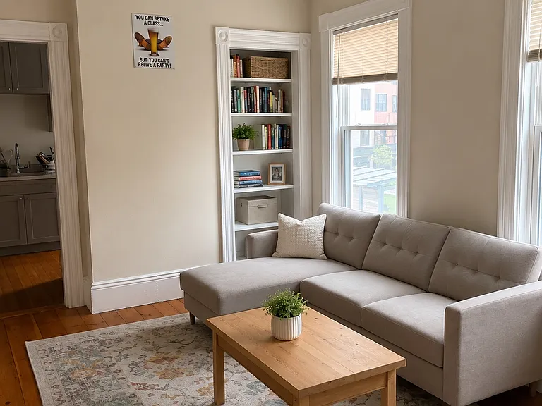 317-319 Dorchester St #2 — Photo 1