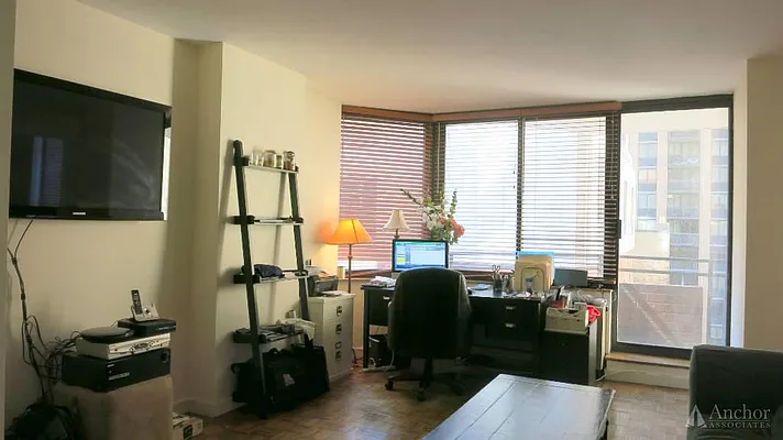 Rented by Anchor Associates | media 12