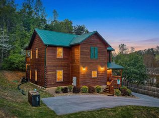 2918 Fiddlers Creek Way, Pigeon Forge, TN 37863