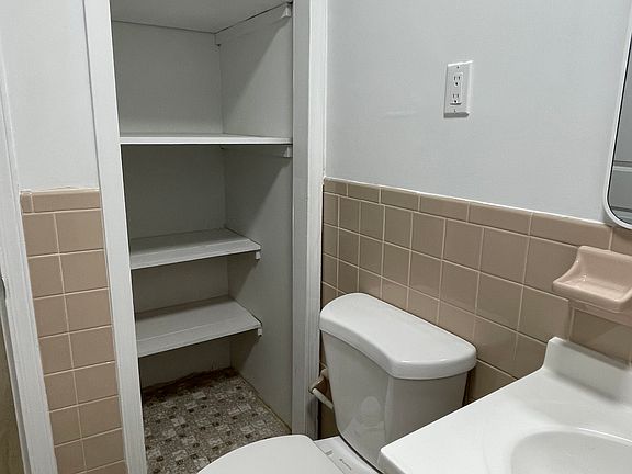 2nd image of 2329 E 22nd St APT 2F