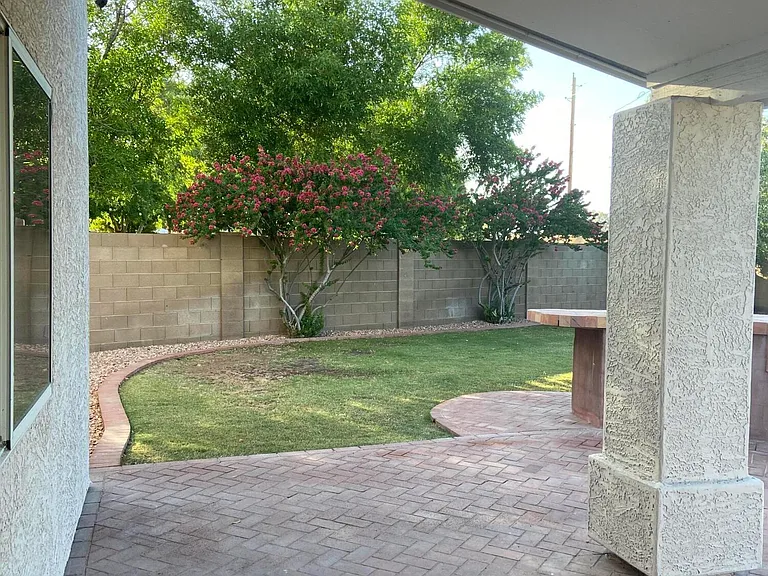 12527 N 57th Ave — Photo 25