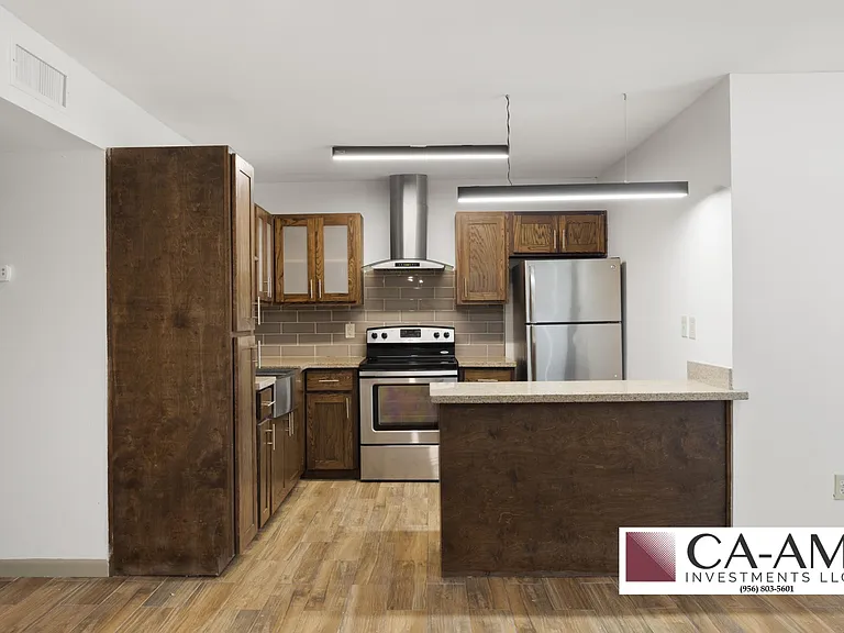 410 N Main St #203 — Photo 7
