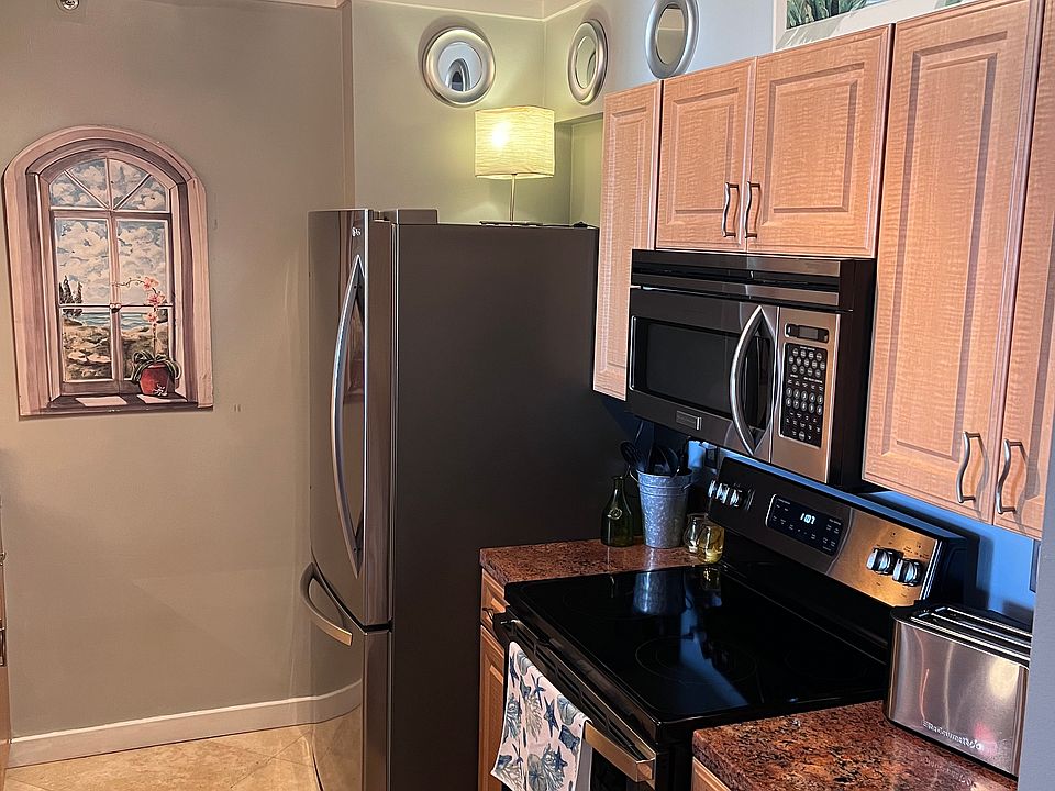 1st image of 651 Okeechobee Blvd APT 608