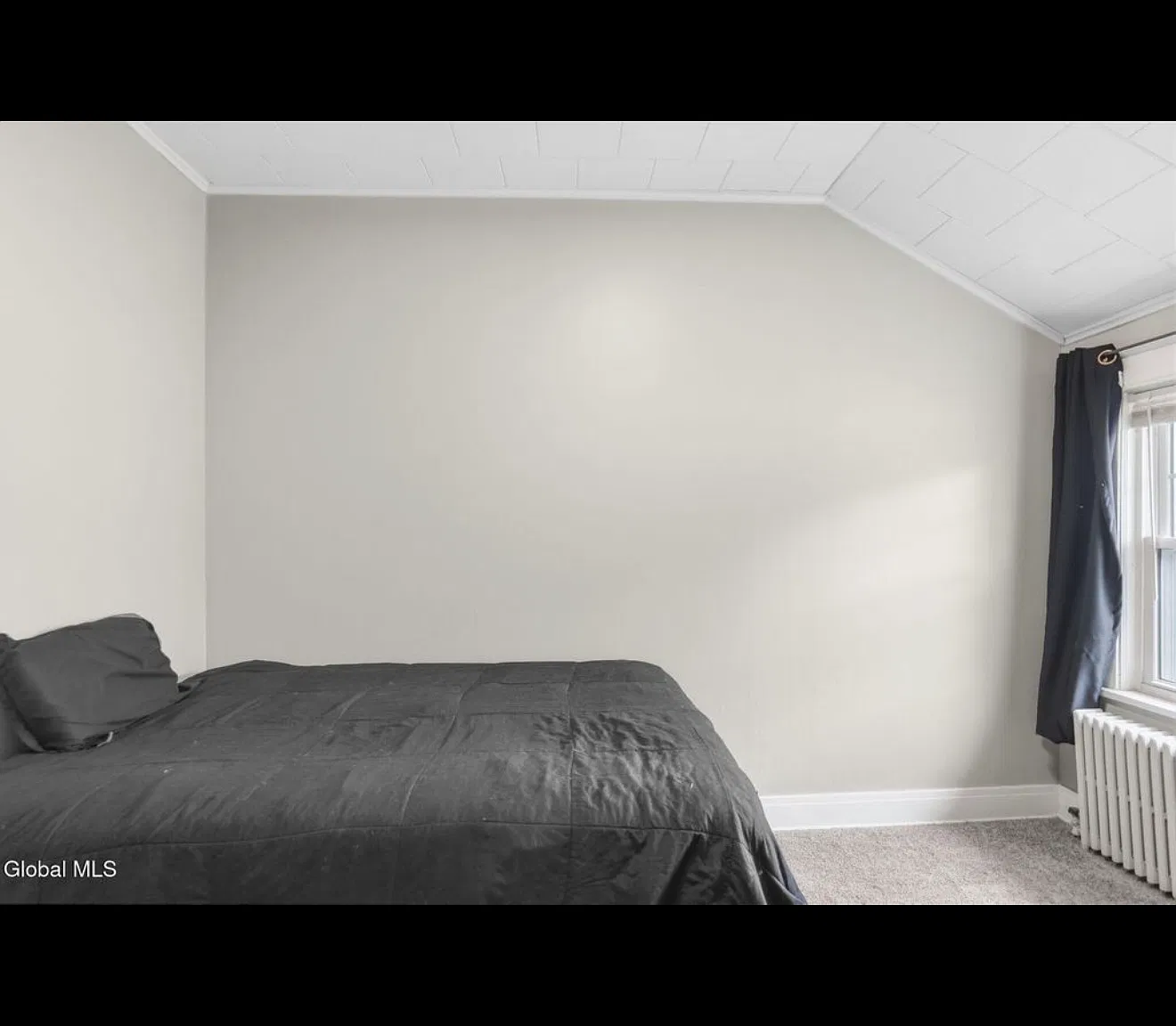 3 bed, 1300 sqft, $2,050 — Photo 3