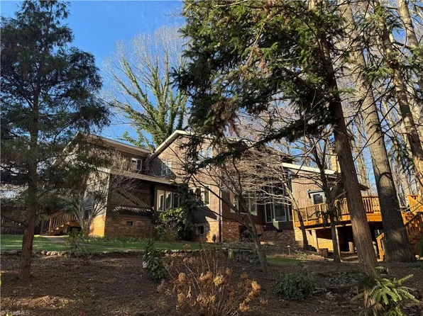 5114 Hedrick Dr, Greensboro, NC 27410