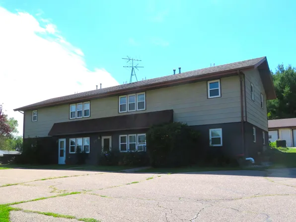 425 King Olavs Ln, Iola, WI 54945