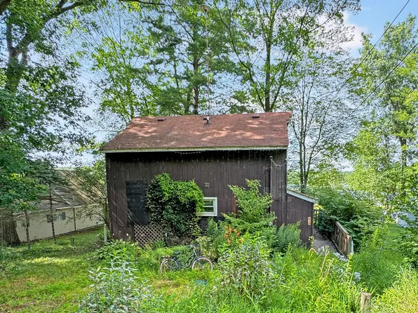 8382 NW Spring Rd, Stanton, MI 48888