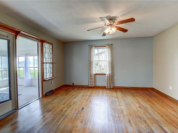 5th image of 850 Sarah Dr