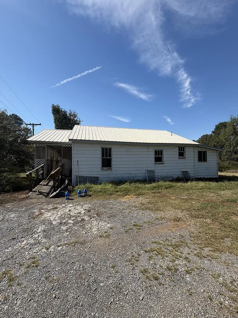 3 bed, 1088 sqft, $1,500 — Photo 2