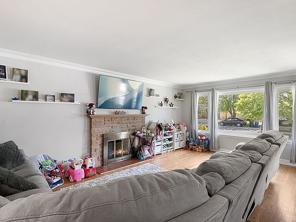 4th image of 3156 W 100th St