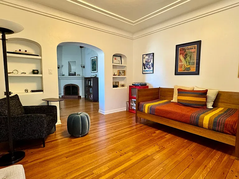 1518 S Genesee Ave — Photo 11
