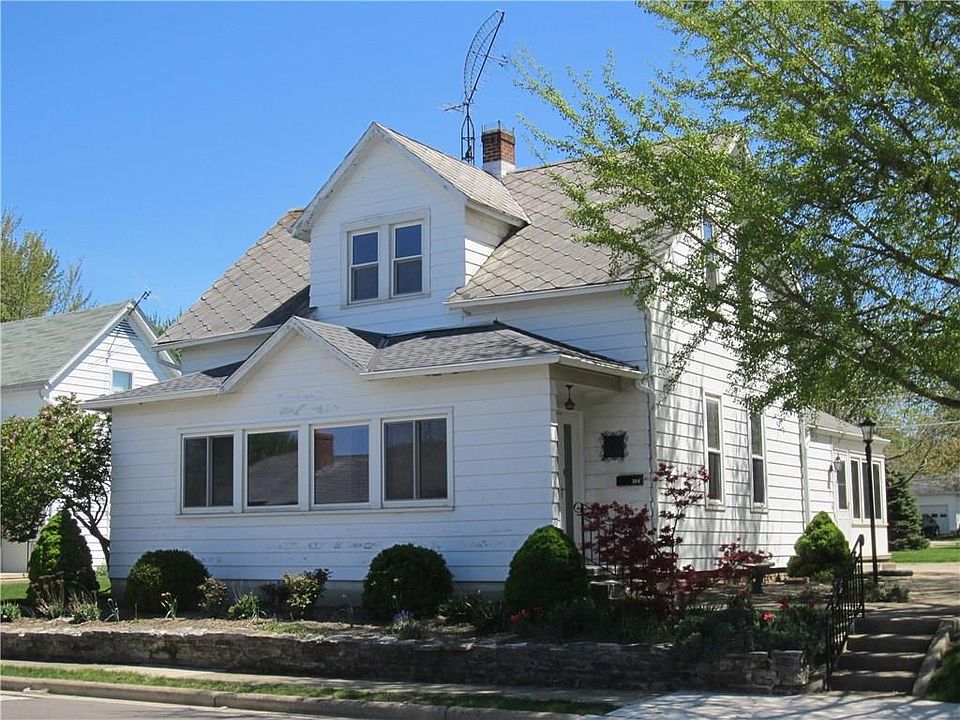 1st image of 104 N Jefferson St