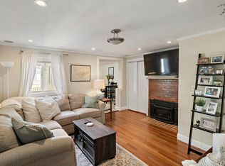 14 Monument St APT 1, Charlestown, MA 02129