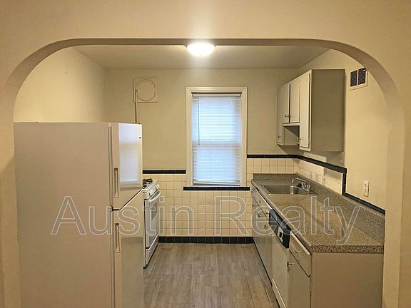 3rd image of 1215 Moorlands Dr #1N