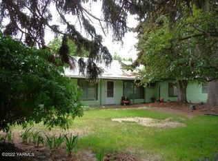201 Taylor Loop Rd, Selah, WA 98942