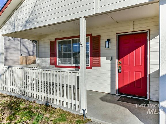 3rd image of 10484 W Menkalinin Dr