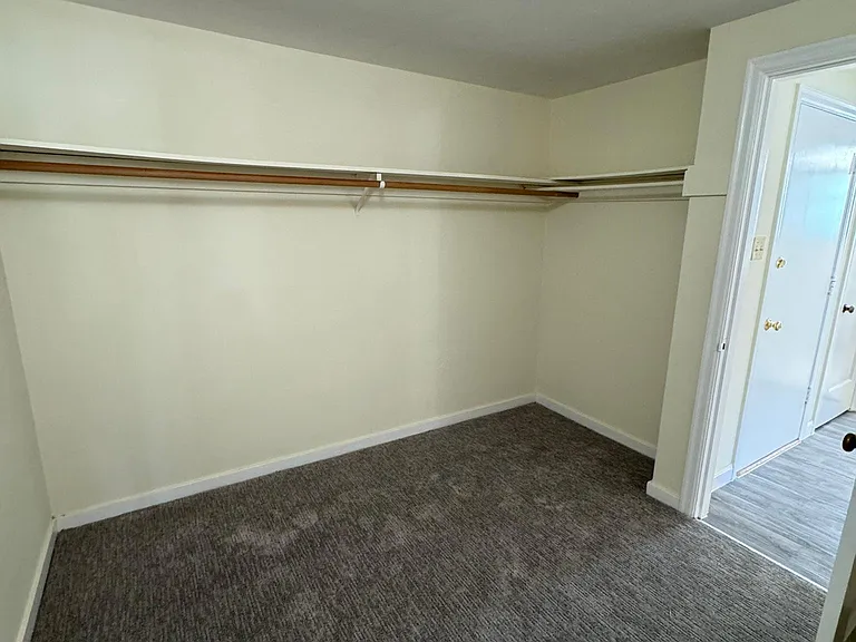 104 Hillcrest Blvd #11 — Photo 11