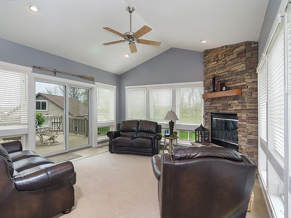 5th image of 26296 Busch Dr