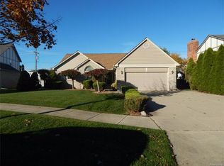 34335 Heartsworth Ln, Sterling Heights, MI 48312