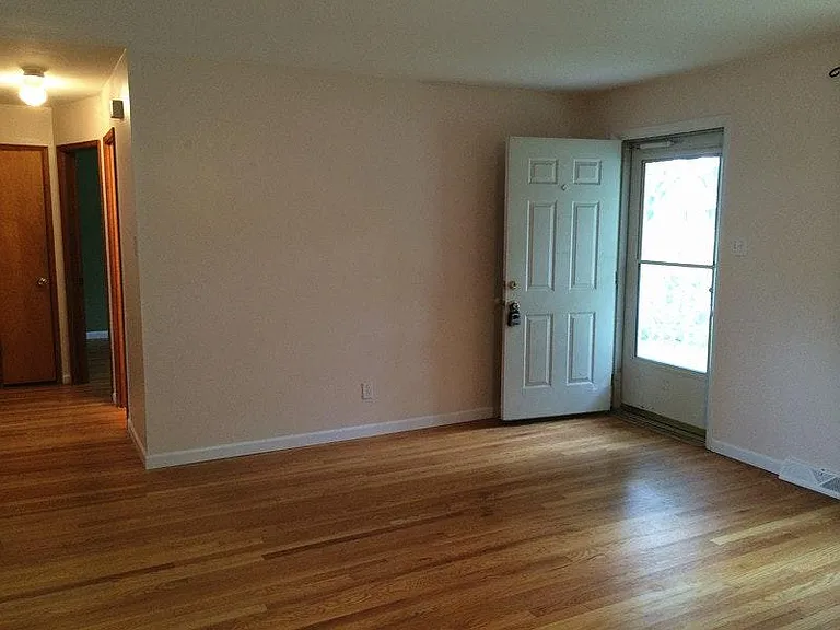 643 Village Square Dr — Photo 2