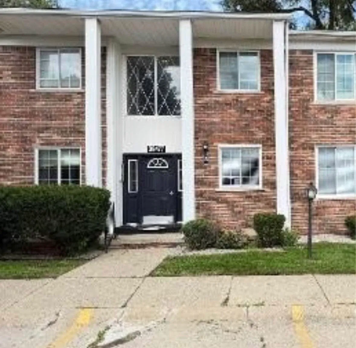 1 bed, 728 sqft, $1,200 — Photo 1