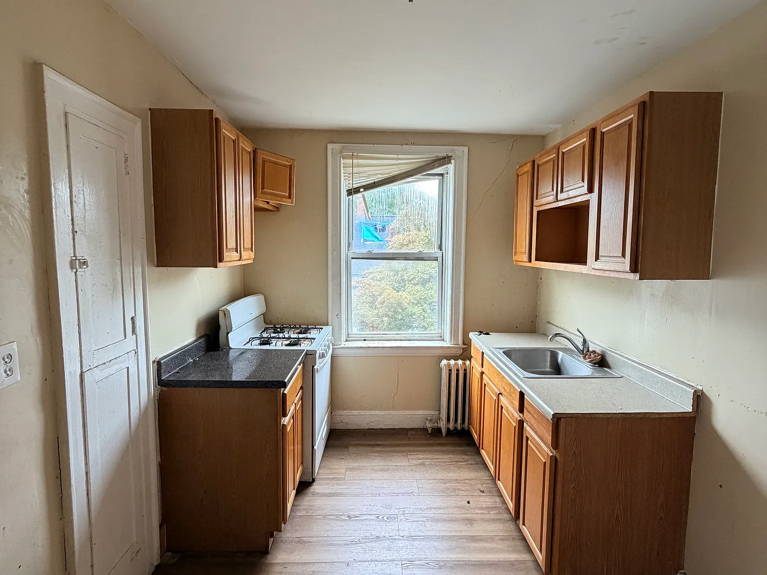 34 Hotchkiss St — Photo 3