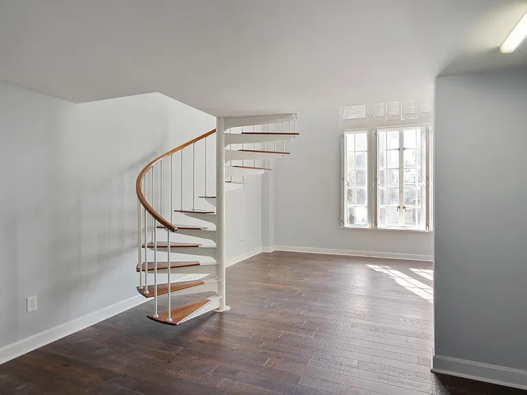 321 Abercorn St #103 — Photo 11