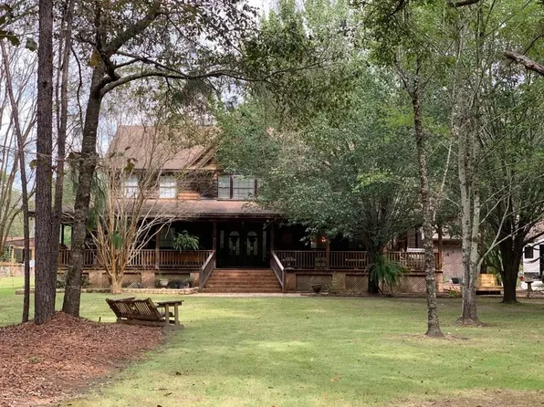 516 S Oak Dr, Satsuma, AL 36572
