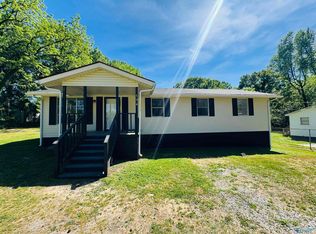 734 Morrow St NE, Hartselle, AL 35640