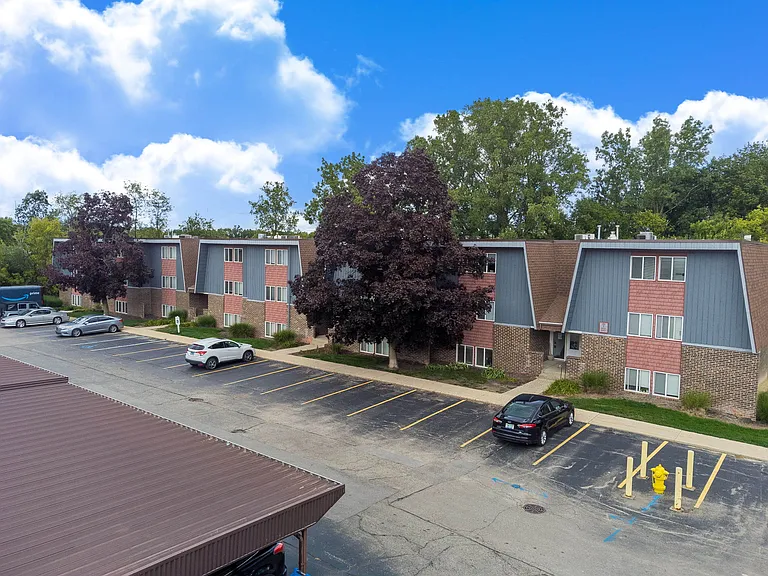 Briarlane Apartments — Photo 24