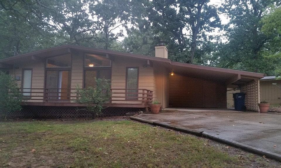 1st image of 3 Lawson Ln