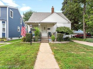 24802 Notre Dame St, Dearborn, MI 48124