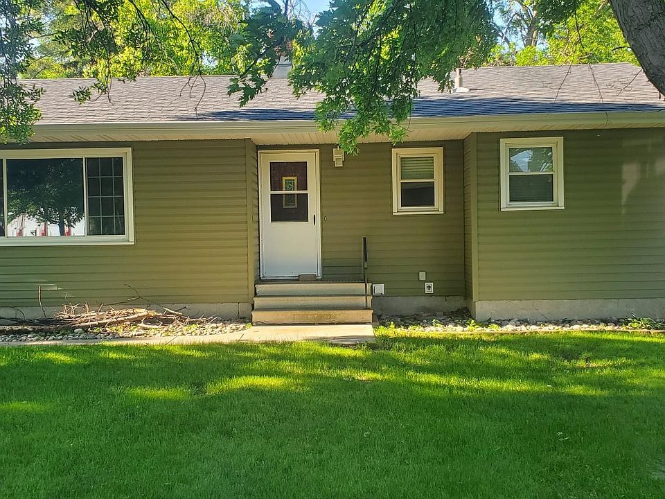207 Main St, Sabin, MN 56580 Zillow