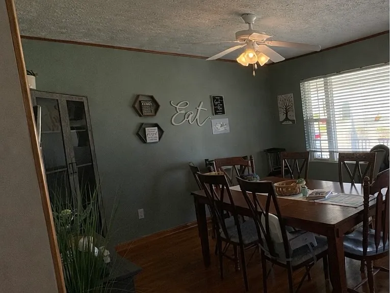 3017 Fernleaf Dr — Photo 2