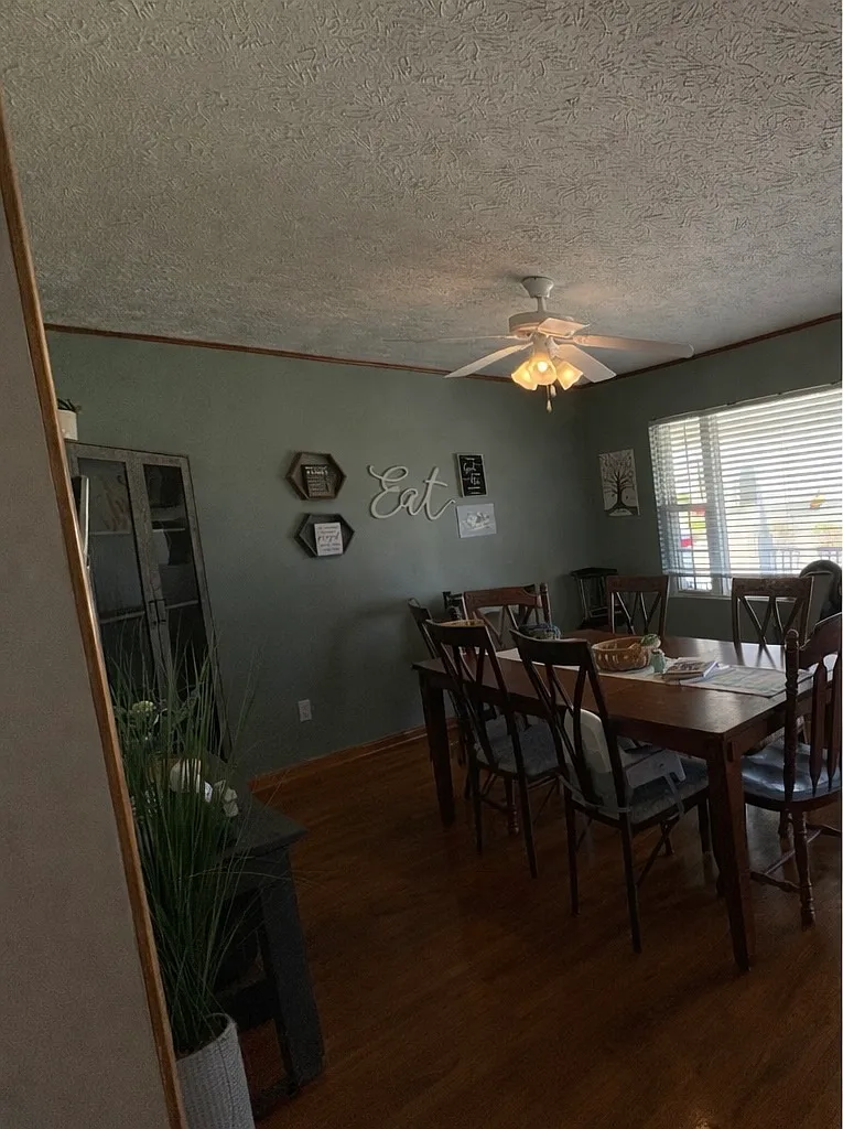 Photo 2 of 10 - 3017 Fernleaf Dr - Maysville, KY Building Photo - 3017 Fernleaf Dr