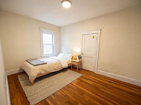 5th image of 15 Sunset St #11