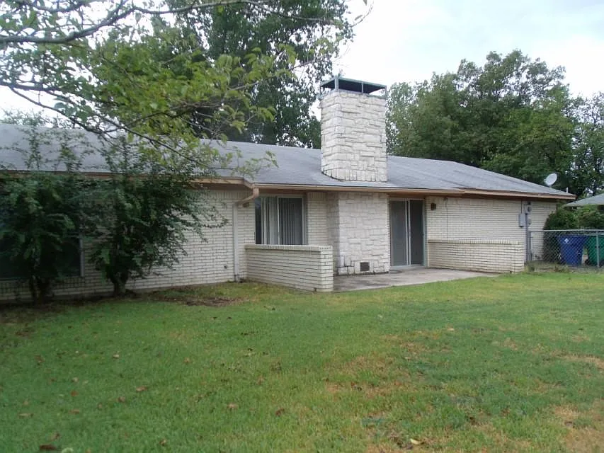 3 bed, 1816 sqft, $1,750 — Photo 3