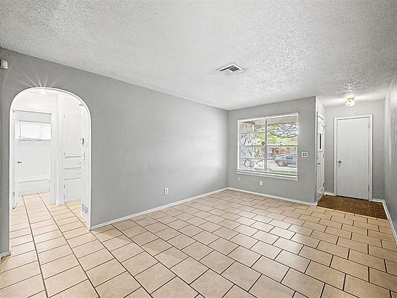 4th image of 716 Lloyd Ave